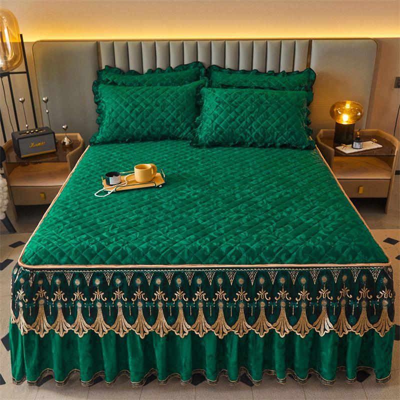 3pcs Solid Color Skin-friendly Sandwiched Diamond Grid Flower Quilted + Raised Lace Layer with Belt Bed Skirt Kit 1pc Bed Skirt + 2 Pillowcases