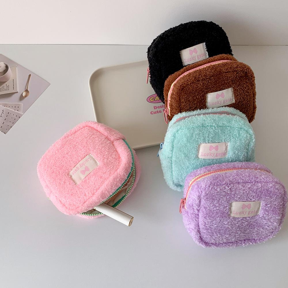 Ins Plush Square Makeup Bag Small Cosmetic Organizer Student Earphones Data Cable Storage Bag Travel Organizer Bags Toiletry Bag