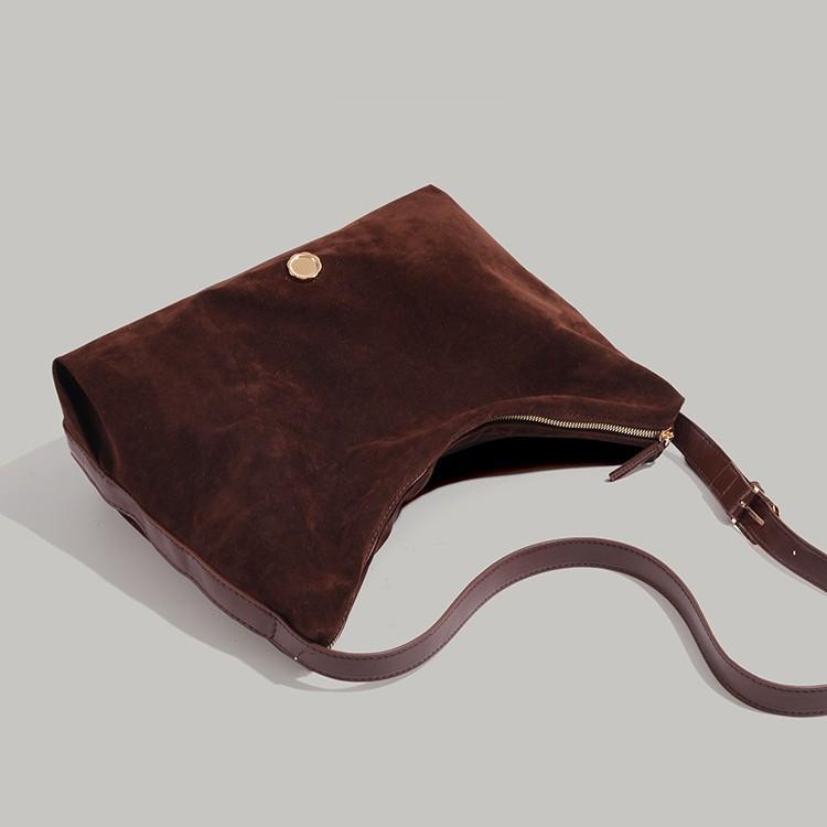 Autumn Winter Korean Niche Bags 2024 High-End Matte Feel Handbag Shoulder Bag European American Retro Commuter Tote Bag Trendy