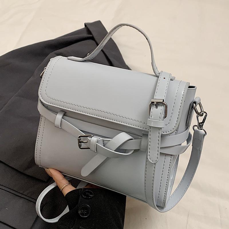 

2025 niche high sense simple French casual portable small square bag fashion versatile college style messenger women s bag