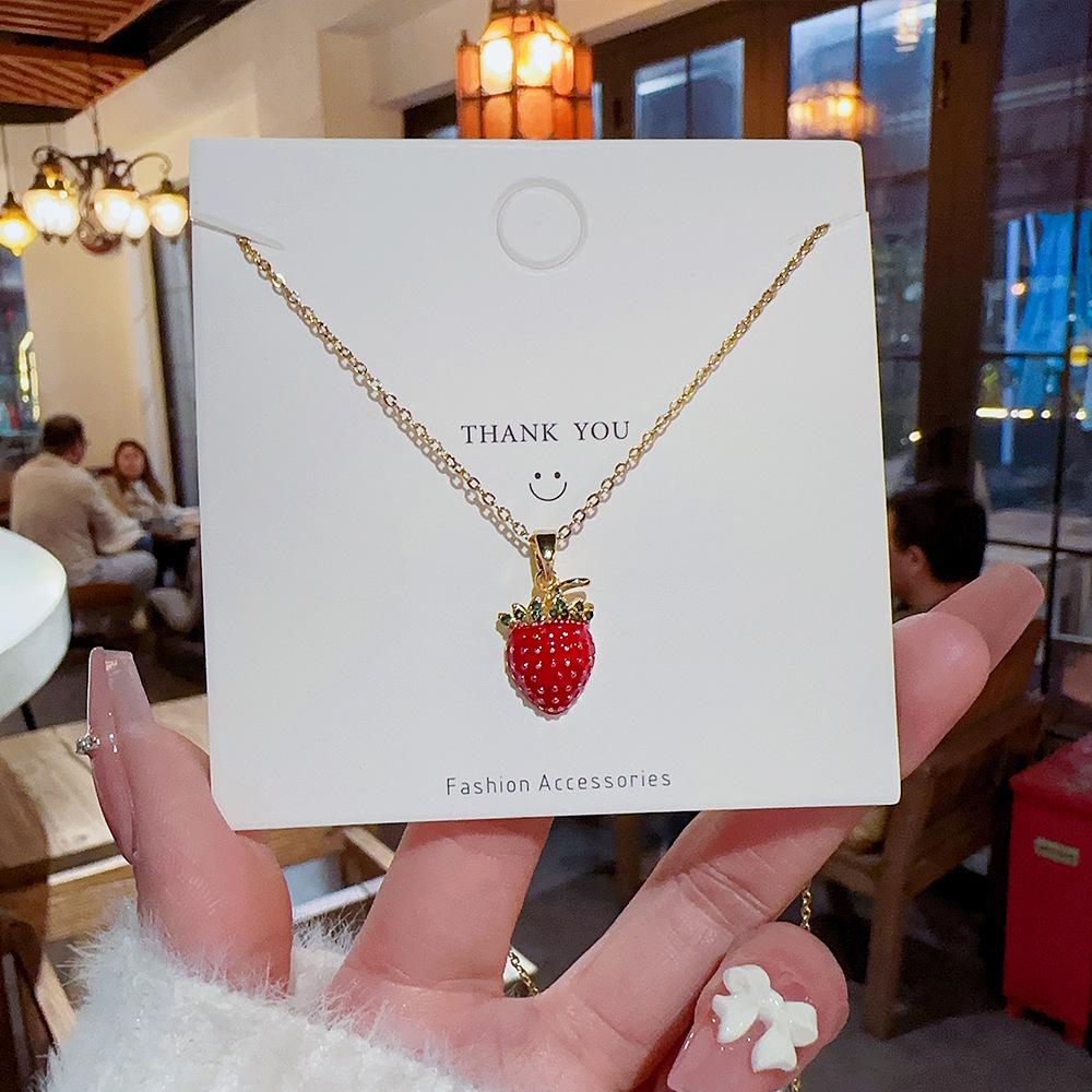

Элегантное женское колье с подвеской в виде клубники - Роскошный чокер премиум-класса для весны/лета 2025