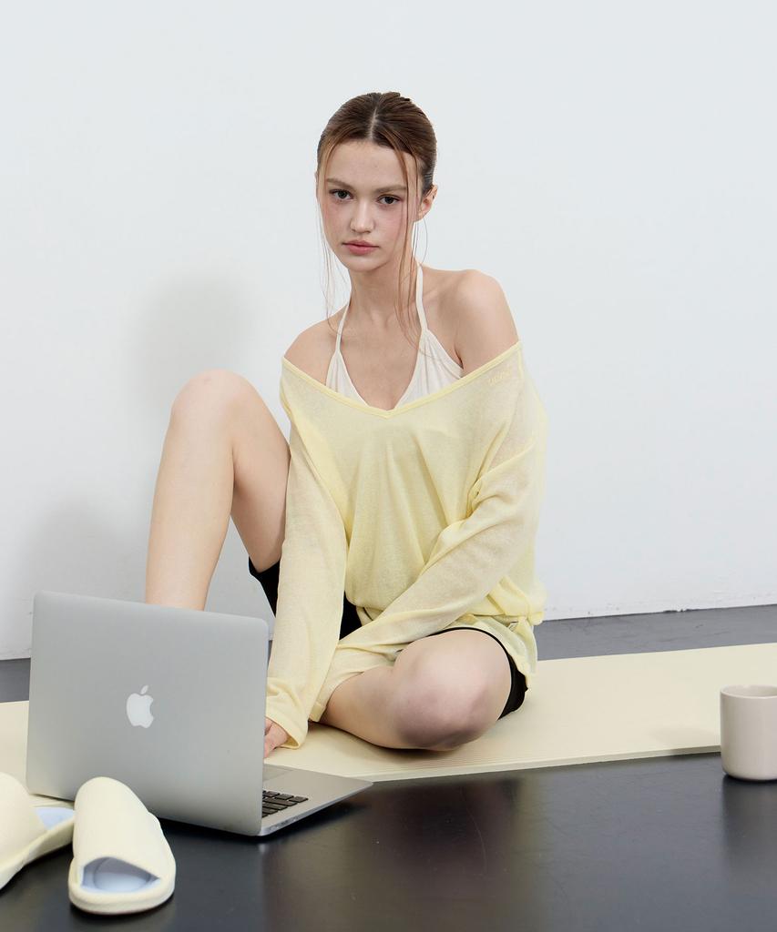 Une Ease Deep V-Neck Long Sleeve T-Shirt_Lemon