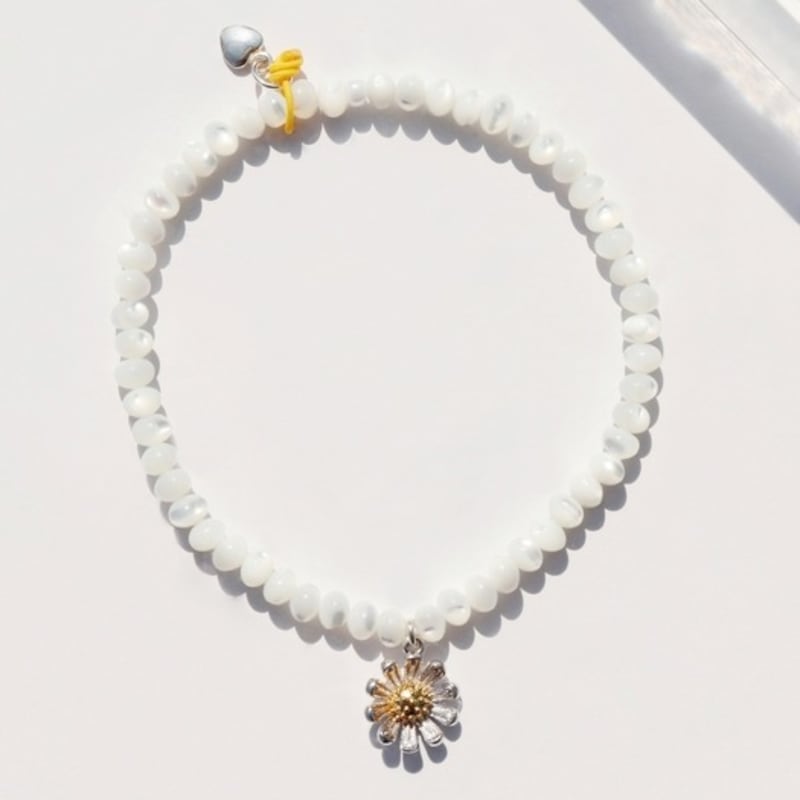 BONBEAU Combi Daisy Charm Mother of Pearl Beads Bracelet Mother of Pearl Beads Gold Silver 925 Charm Daisy Bracelet