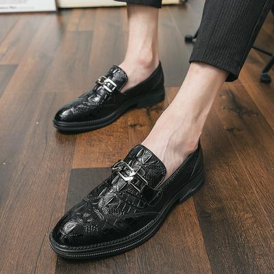 Fotografia de casamento sapatos de couro tamanho pequeno padrão de crocodilo tridimensional todo preto sapatos de vela com cadarço para noivo