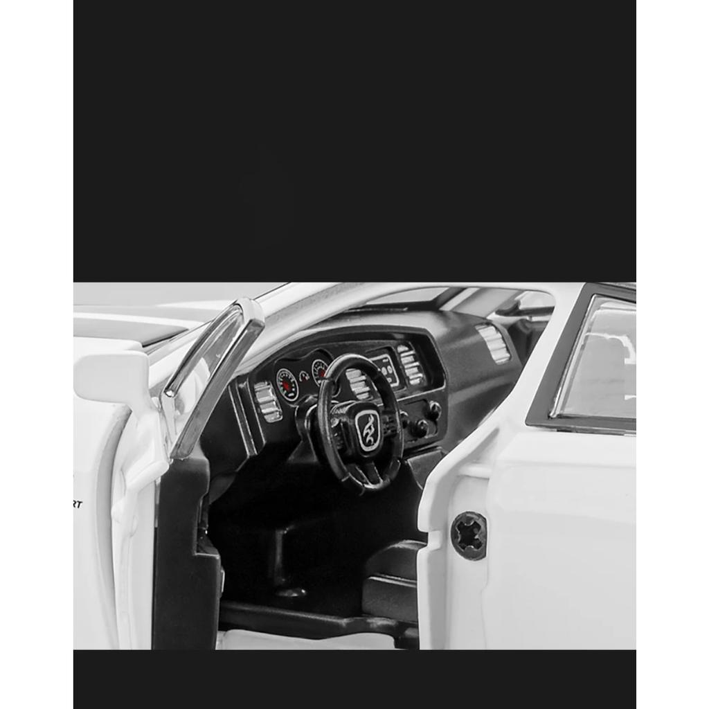 1/32 Dodge Charger SRT Super Sports Car Alloy Diecast Model Car Home Simulation Desktop Display Aldult Valentine's Day Gift Boys
