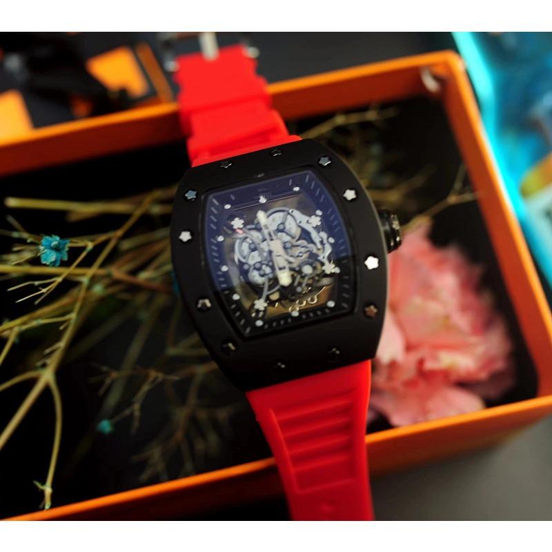 Montre ajourée, Richard Thoroughly, montre universelle pour hommes et femmes
