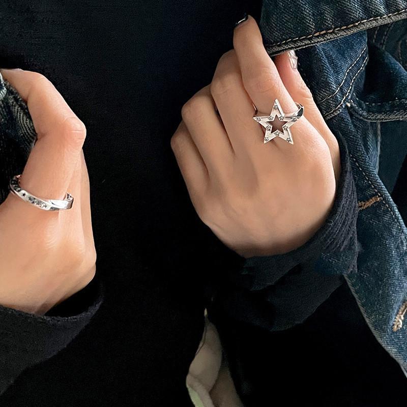 Elegant Vintage Mobius Ring For Women With Star Hollow Design Adjustable Ring