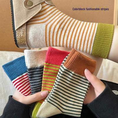 Socken für Frauen: 2024 Herbst/Winter Koreanische Gestreifte Mittelhohe Baumwolle, Atmungsaktiv, Schweißabsorbierend