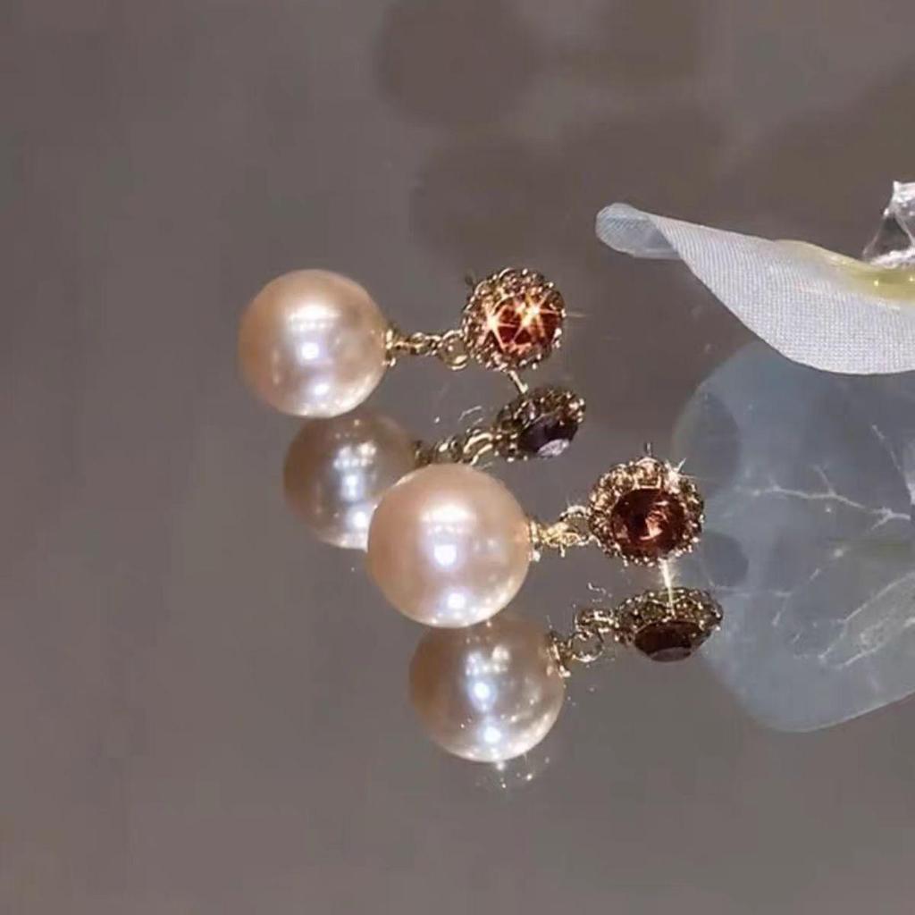Exquisite French Coffee Pearl Dangle Earrings with Sparkling Diamond - High-End Light Luxury Silver Needle Ear Accessories.