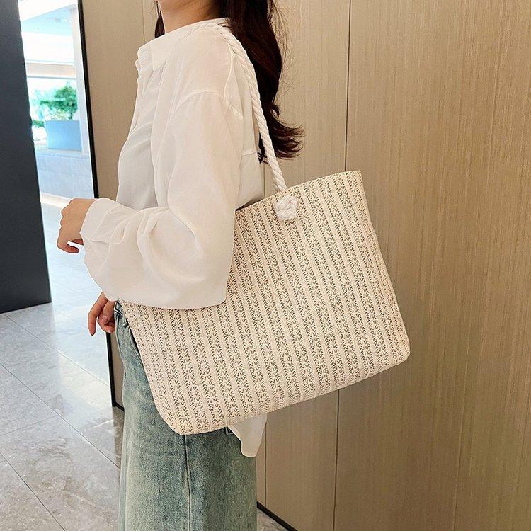Fashion Large Capacity Shopper Shoulder Bag for Women Straw Woven Handbag Summer Beach Woven Simple Tote Bag