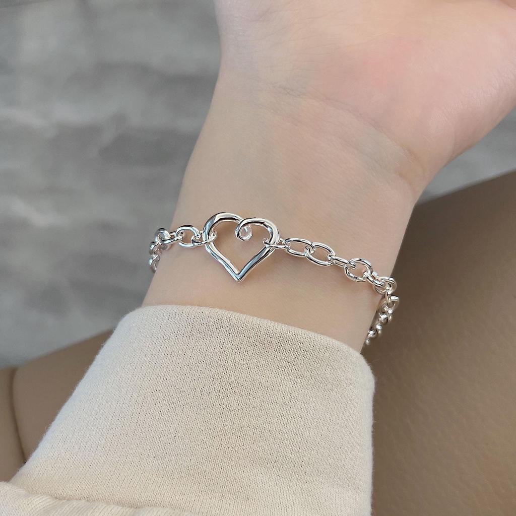 Summer Korean & Japanese Style Hollow Heart Bracelet - Light Luxury, Versatile Hand Jewelry