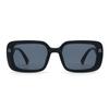 Lunettes de soleil carrées de luxe avec branches lettrées, Lunettes de soleil stylées pour femmes et hommes.