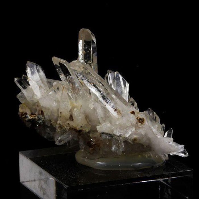 Pierres et Minéraux. Quartz. 226.0 ct. Allevard, Isère, France..