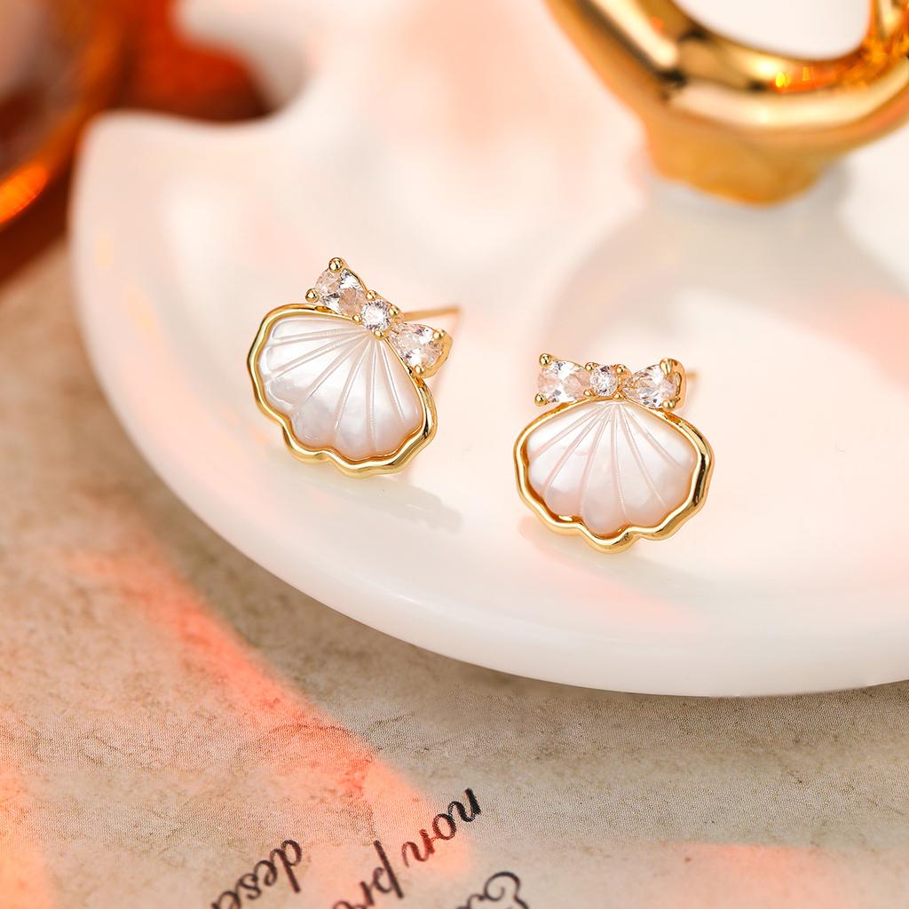 Hochwertiger Luxus Natürliche Muschelohrstecker S925 Silbernadel Ohrringe Leichter Luxus High-End Stil Temperament Ohrringe Frauen