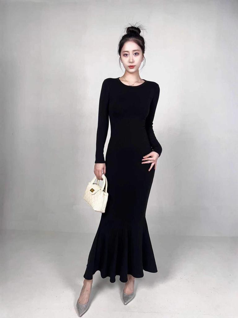 Heat-Generating Black Fishtail Evening Dress: Elegant, Versatile, and Fashionable with a Simple Round Neck Design