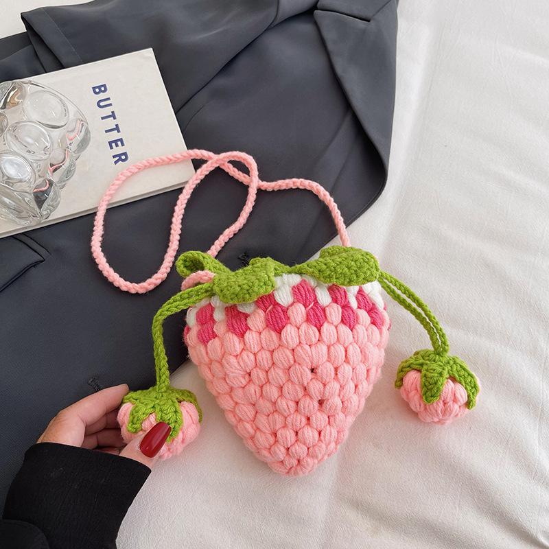 

Hand-woven wool bag finished pink cute niche design berry bag crossbody spring and summer new wool bag розовый