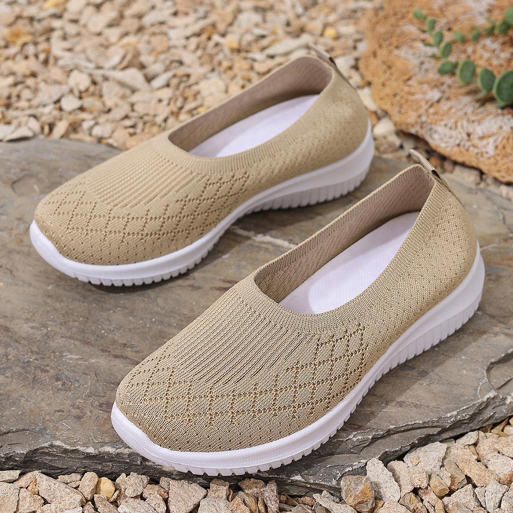 Women Casual Shoes Light Sneakers Breathable Mesh Summer Knitted Vulcanized Shoes Outdoor Slip-On Sock Shoes Plus Size Tennis