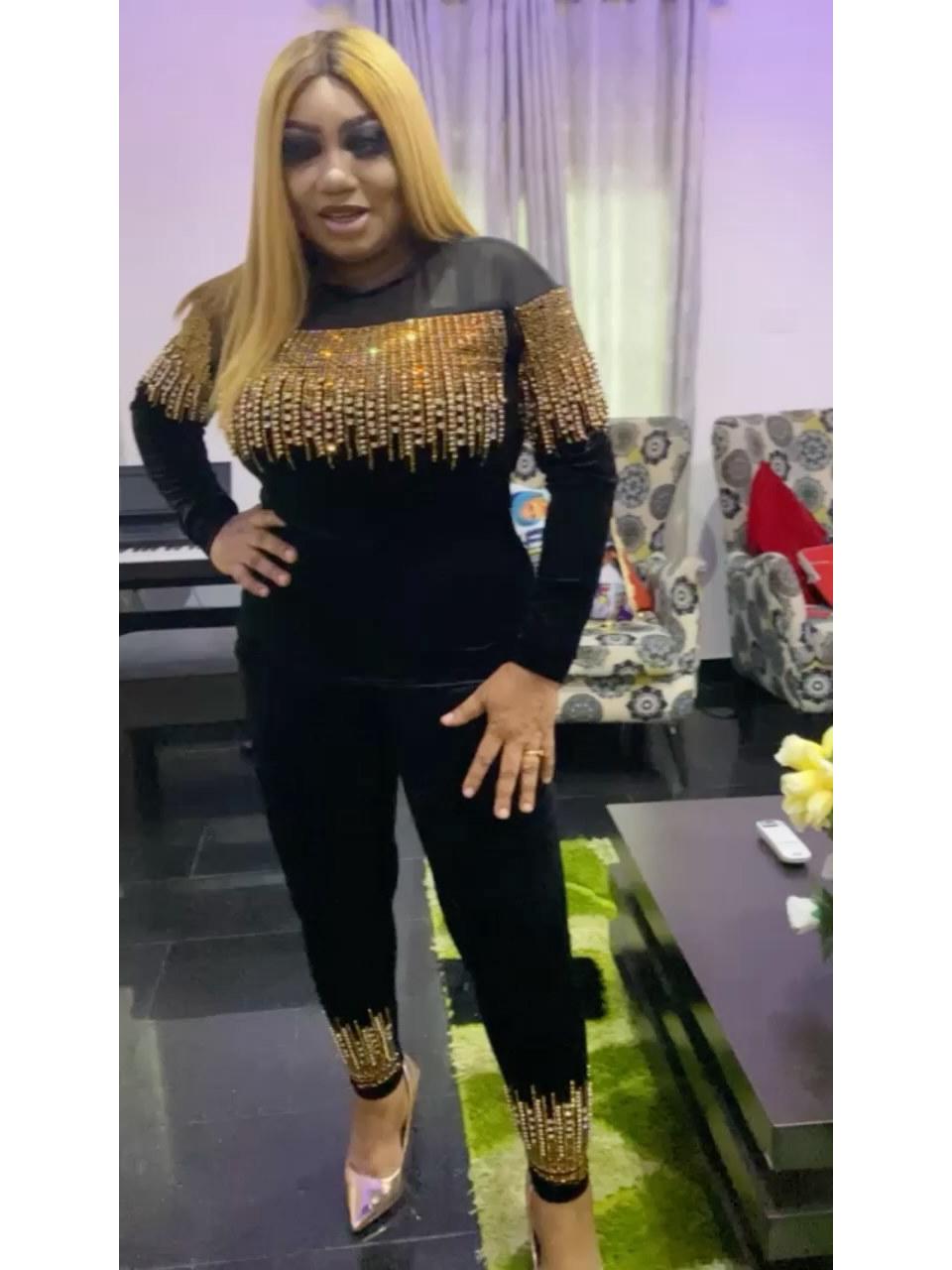 

Африканский женский костюм из золотого бархата с бисерной отделкой горячей фиксации L чёрный