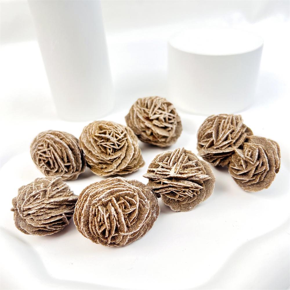

Natural Crystal Desert Rose Mineral Specimen: Unique Decorative Gemstone for Fish Tanks and Collections 100g