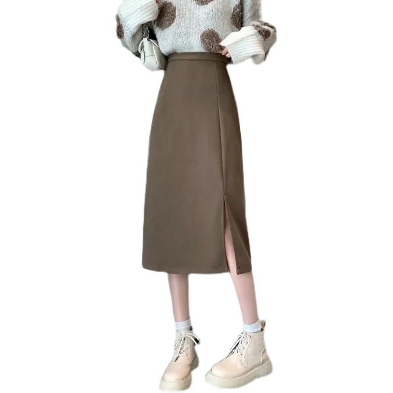 Plus Size High Waist Black Midi Skirt with Slit - A-Line Style for a Slimming Look