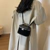Retro Matte Bag, New Exquisite and Versatile Women's Messenger Bag, Portable Box, Small Square Bag.