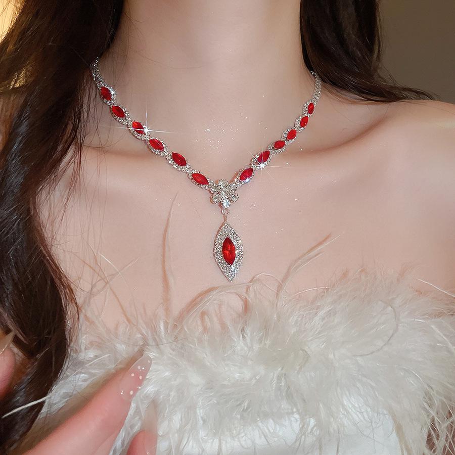 Luxe Rhinestone Flower Tassel Earrings and Necklace Set for Women – High-End Clavicle Chain Accessory