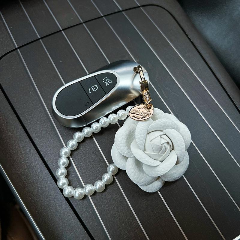 Yogodlns Creative Camellia Rose Pearl Chain Car Keychain Elegant Flower Decorative Accessory Bag Hanger Pendant Small Gift