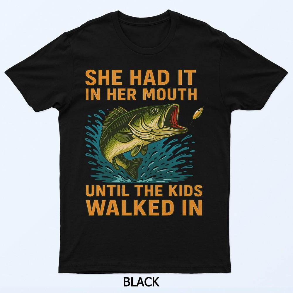 

Она держала это во рту, пока не вошли дети. Футболка 3XL