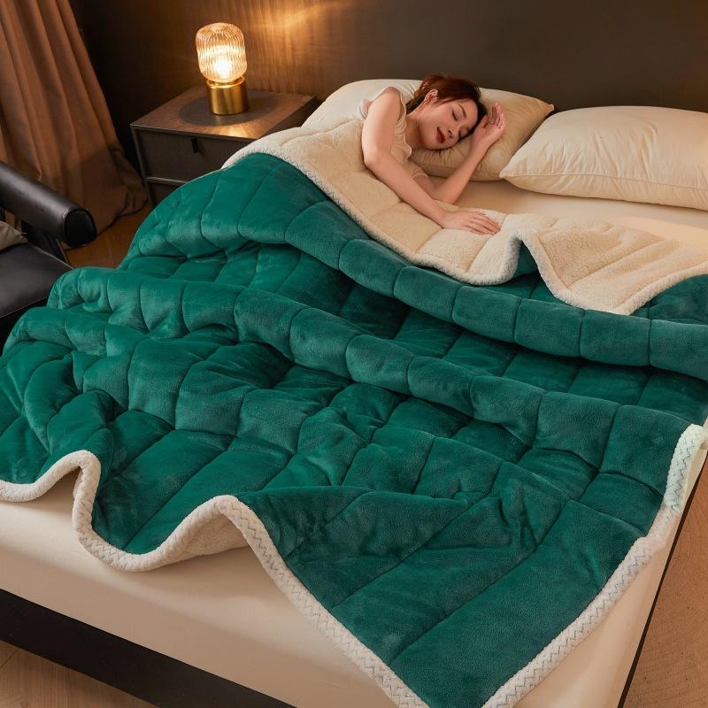 Coral Fleece Autumn Winter Warm Blankets for Bed 3 Layers Thicken Flannel Blanket Quilt Soft Comfortable Washable Warmth Quilts