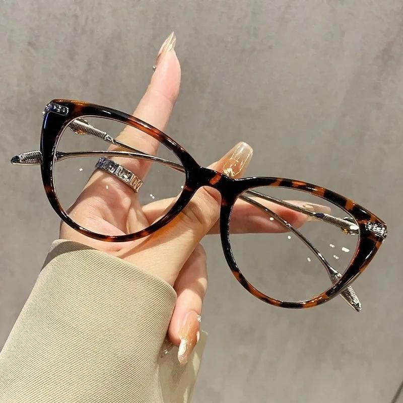 Popular Black Framed Cat Eye Glasses Ultra Light Unisex Glasses With Metal Frames That Look Youthful Anti-Blue Light Glasses