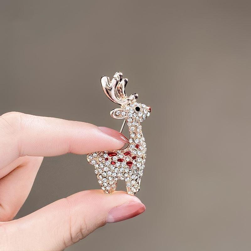 Deer Christmas Gift Brooch Personality Cartoon 2025 New Trendy Suit Pin Accessories Blouse Collar Pin