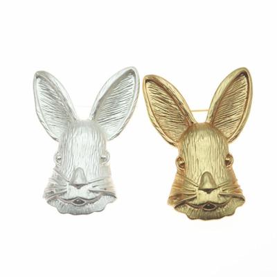 Retro Rabbit Brooch: Cute Autumn & Winter Cartoon Pin for Women
