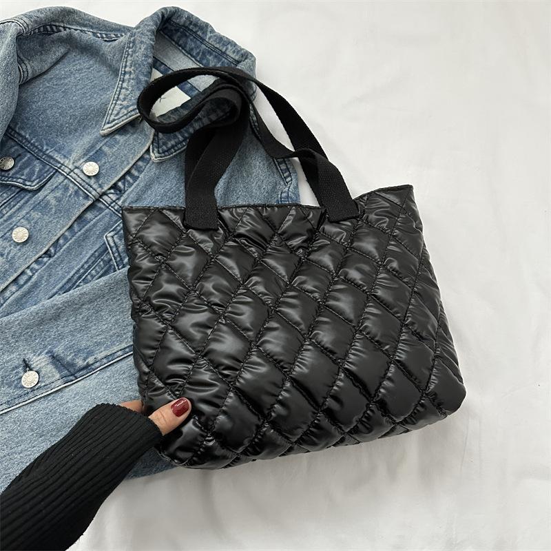 This Year's Popular Cotton Clothes Rhombus Embroidery Thread Handbag 2025 Winter New Versatile Ins Shoulder Armpit Tote Bag