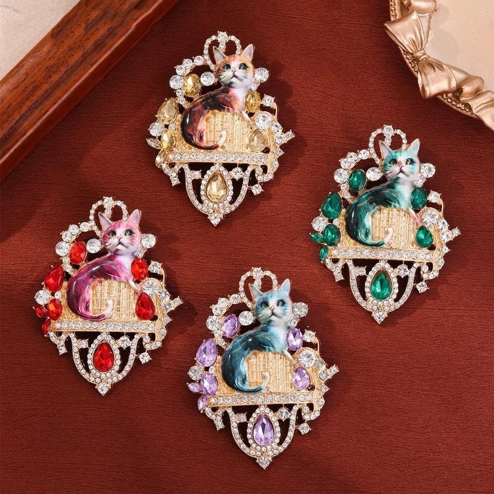Exquisite Cat Brooch Light Luxury Jewelry Accessories Imitation Rhinestone Brooch  Party Favors