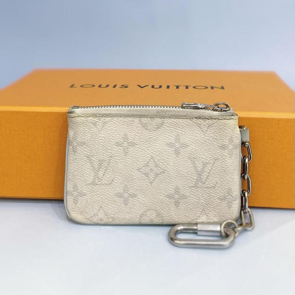 [Pre-Owned] Logo Medal Key Coated Canvas Wallet - Excellent #1FJ96UY