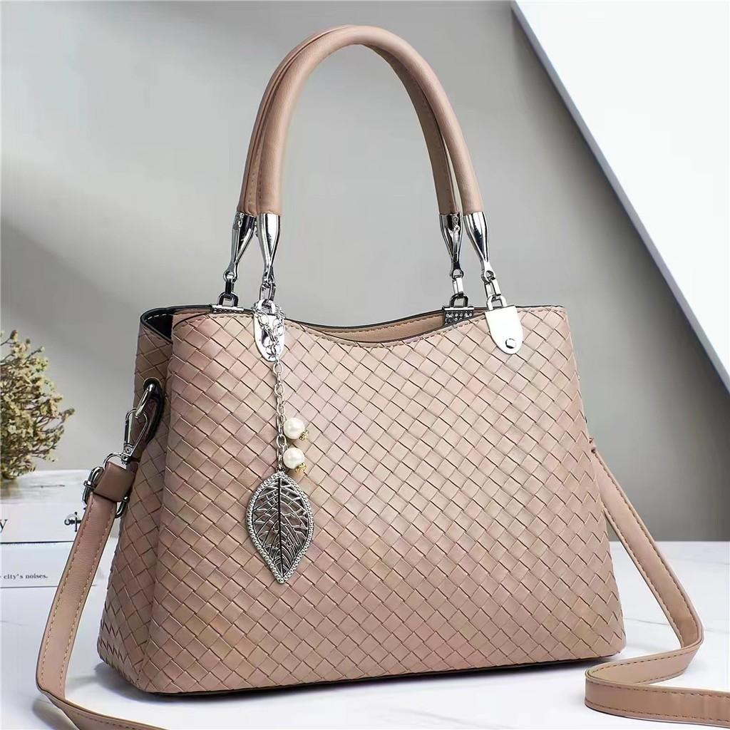 Stylish Large Capacity Women's Bucket Bag For Everyday Use In Versatile Colors