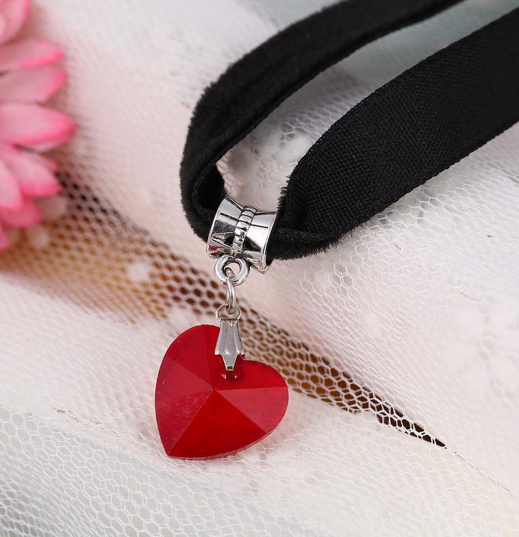 Japanese Velvet Necklace Japan Harajuku Retro European And American Heart Shaped Crystal Pendant Lace Black Peach Heart Necklace