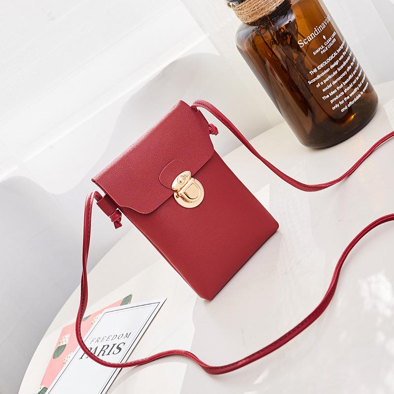 A Solid Color Lock Shoulder Mobile Phone Bag, Summer and Autumn New Crossbody Change Bag.