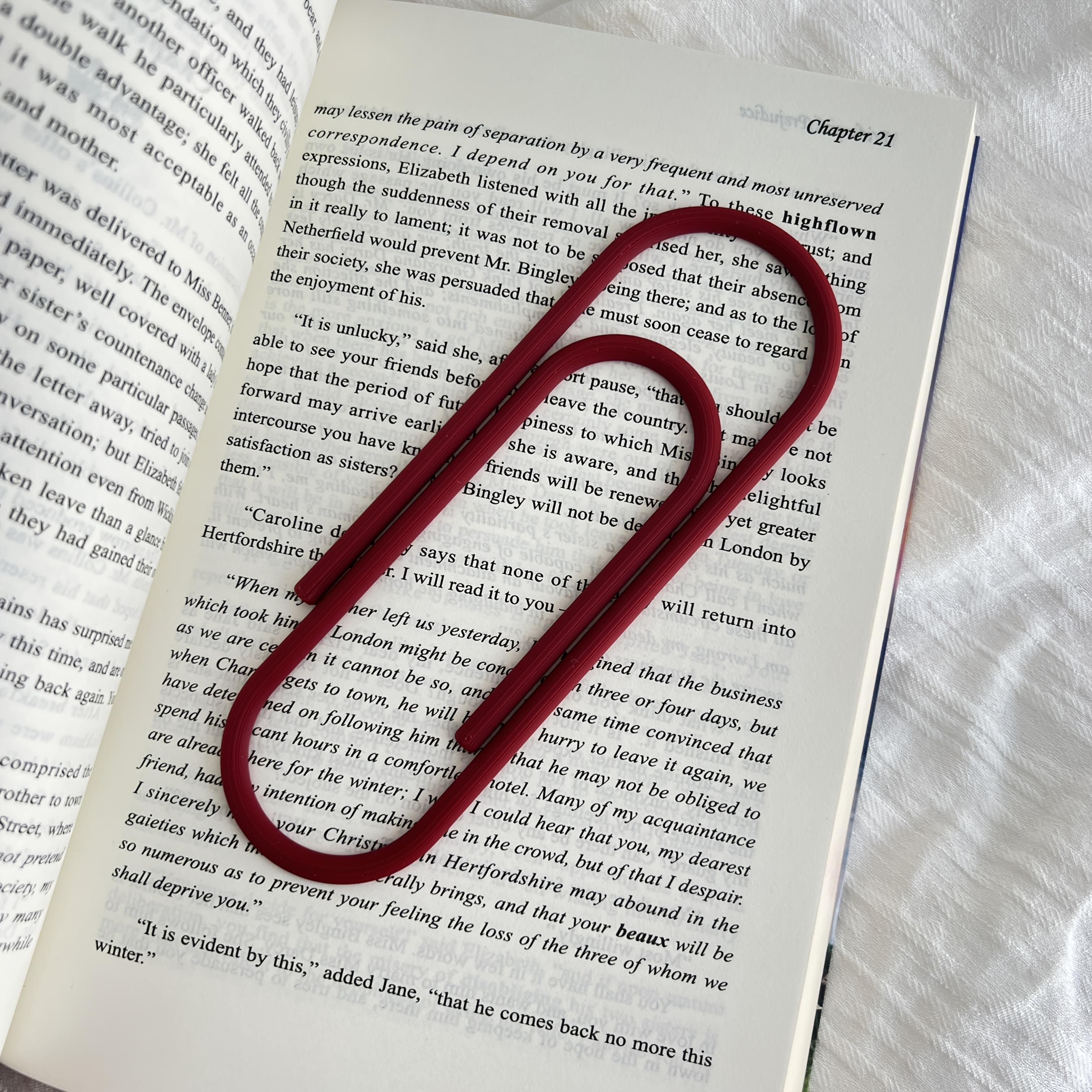 

Enormous Paperclip Bookmarks Measuring 5.71 inch Made of Plastic Perfect for Book Lovers Students And Office Supplies червоний
