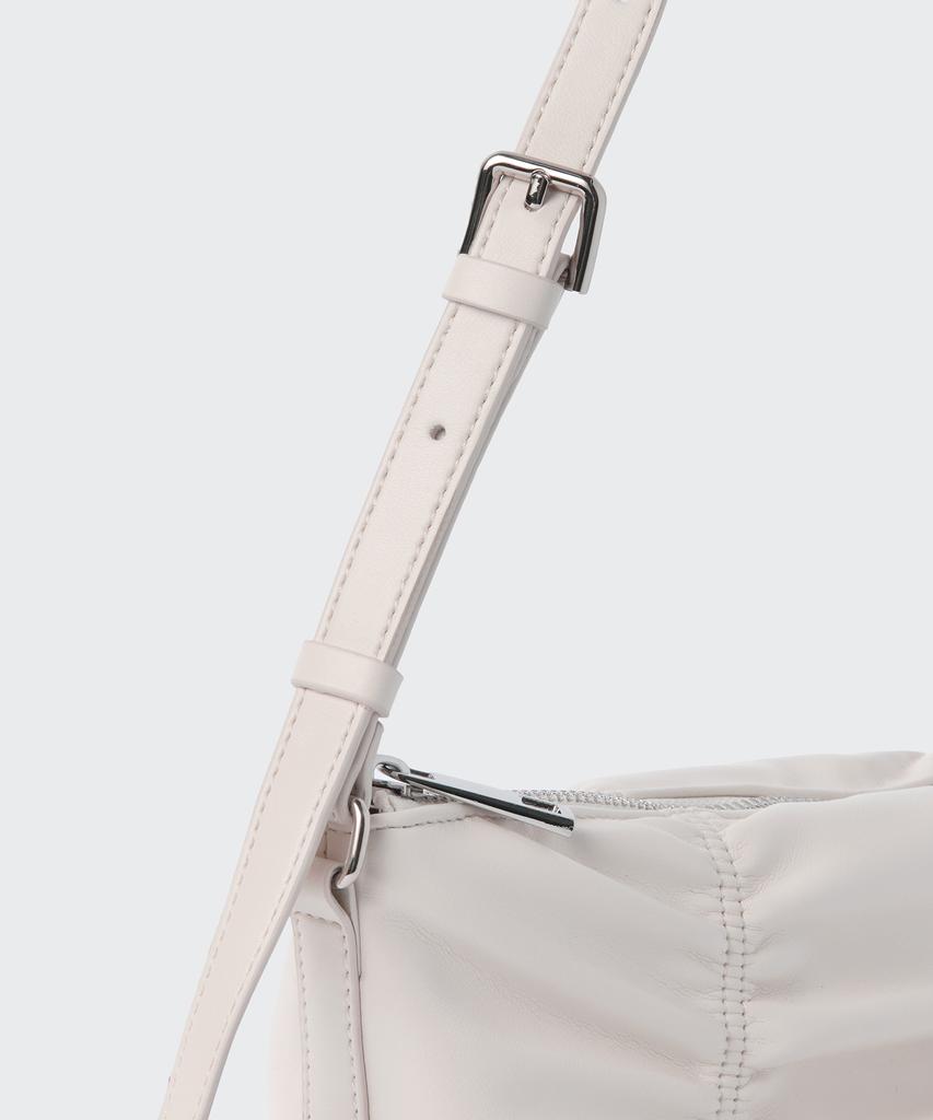 Musinsa Standard Woman Women'S Shirred Shoulder Bag [Ivory]