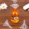 10 STÜCKE Mini-Kunststoff-Trichter für Parfüm-Diffusor-Flasche Kleine Öffnung Flüssigöl-Trichter Laborbedarf Werkzeuge