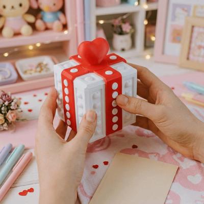 3D-gedruckte nervige Schraube Geschenkbox Kunststoff Lustige Streichschraubenbox Valentinstag Geburtstagsgeschenke Herz-Design Box Dekorationen