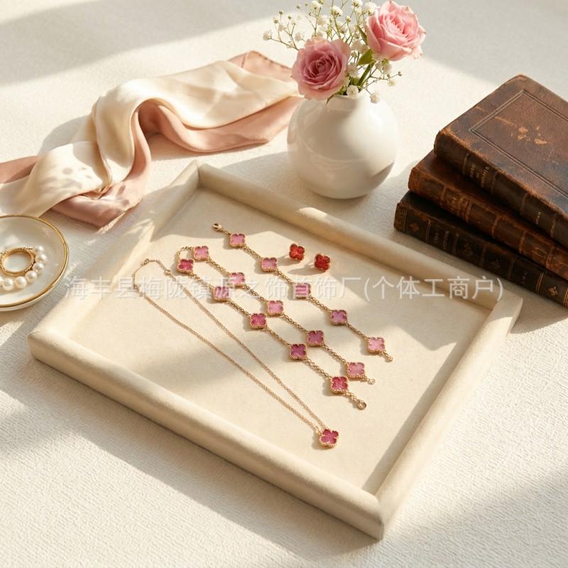 Elegant Pink Clover Flower Jewelry Set Women - Necklace Bracelet Earrings In Gold Plated Copper Lightweight Fashion Accessory