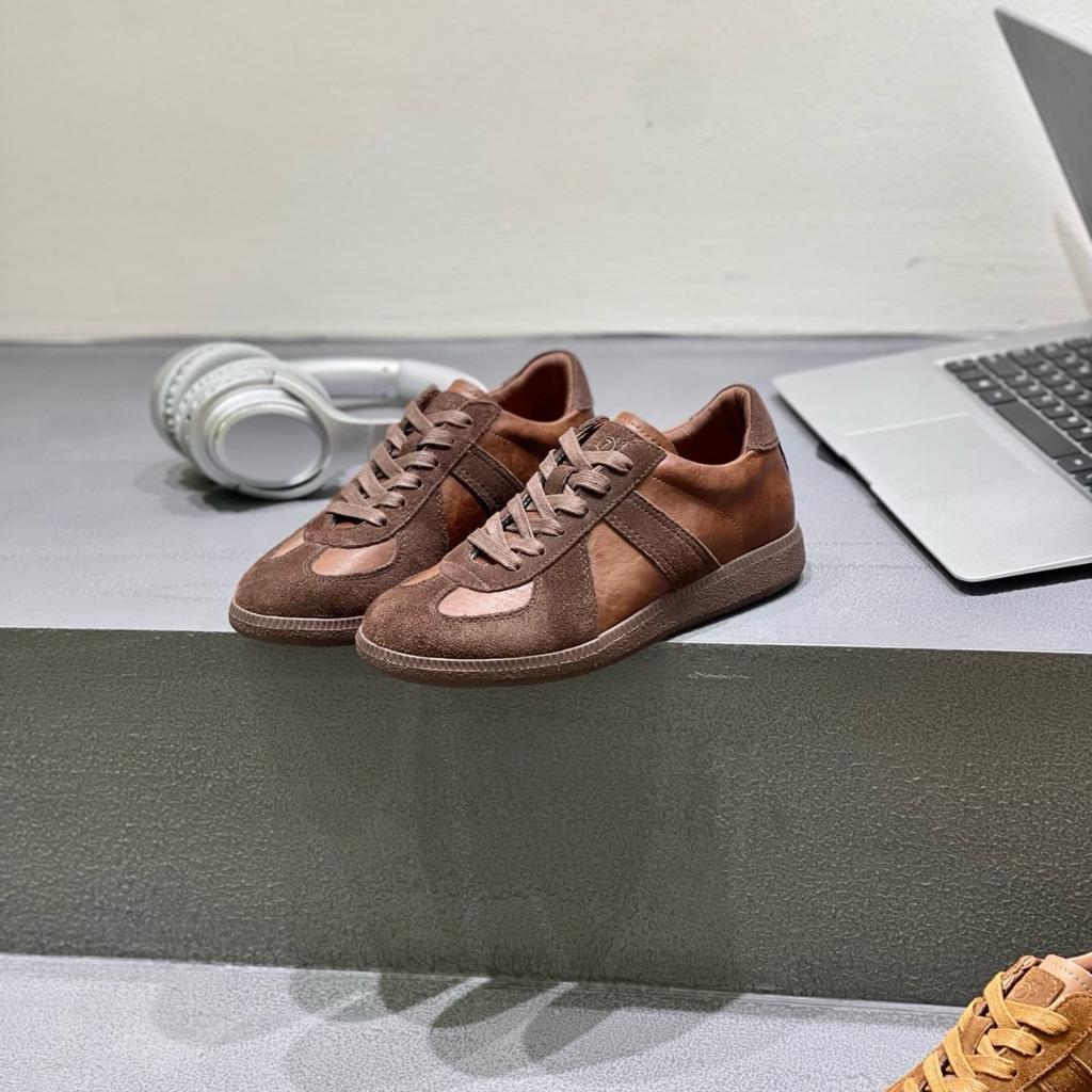 Retro German training shoes women's 2025 autumn new versatile soft sole comfortable flat bottom round head lace-up casual board shoes
