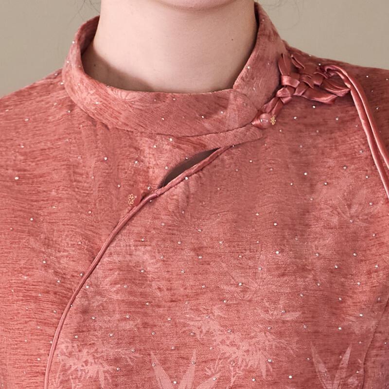 Elegantní šaty pro matku nevěsty v čínském stylu s květinovým potiskem