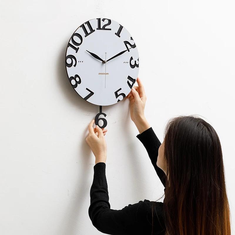 Metal Minimalist Wall Clocks Modern Aesthetic Pendulum Elegant Clock Stylish Luxury Digital Nordic Clocks Wall Silent Unique Watches Decoration