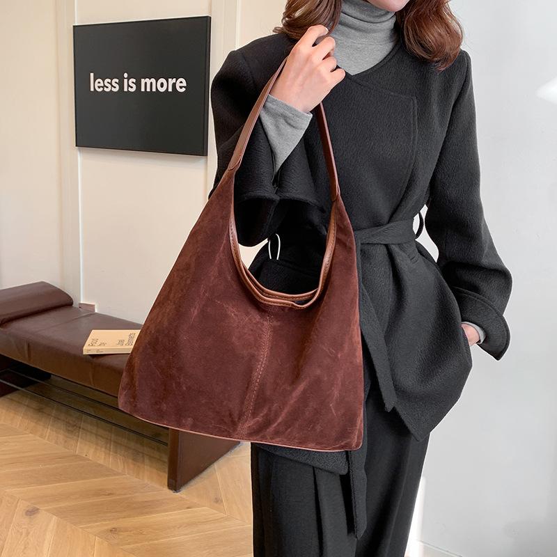 Fashion retro commuter shoulder bag autumn and winter bag women's new large-capacity texture casual tote bag tide