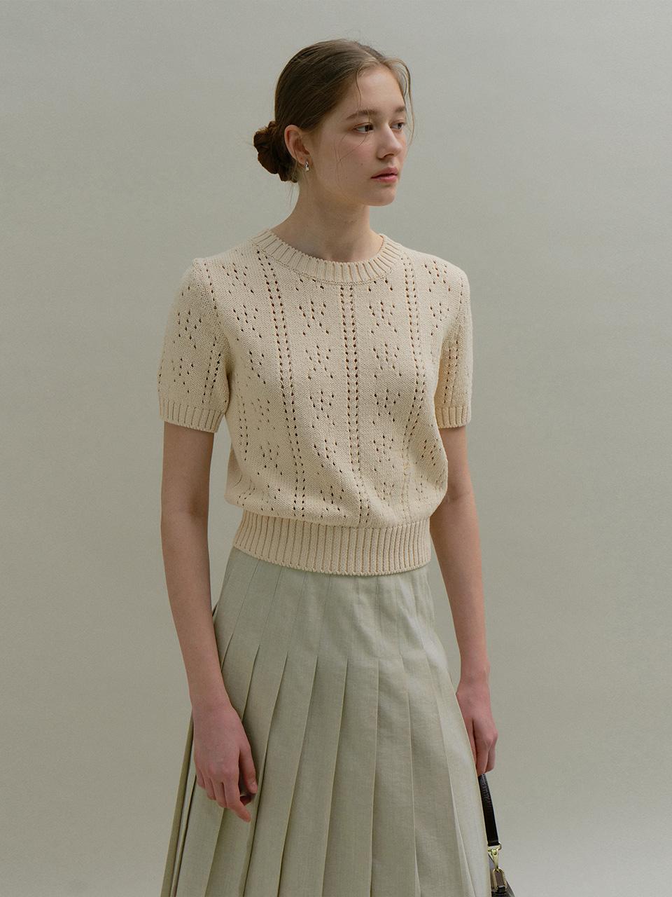 Mout Curly Round Crop Knit (Butter Beige) Butter Beige/Free