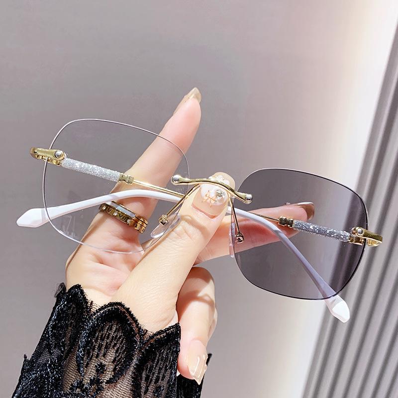 High-End Women's Blue Light Blocking Frameless Myopia Glasses with Color-Changing Starry Sky Design