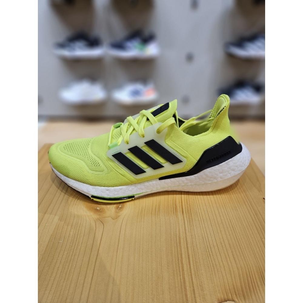 adidas Men s Ultra Boost Ultraboost 22 GX6639 Running Shoe